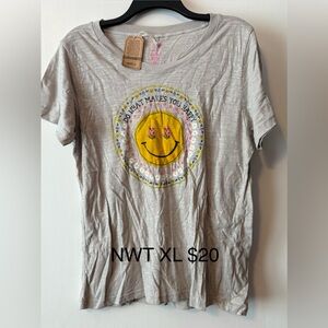 NATURAL LIFE Gray Tee with Yellow Smiley Face